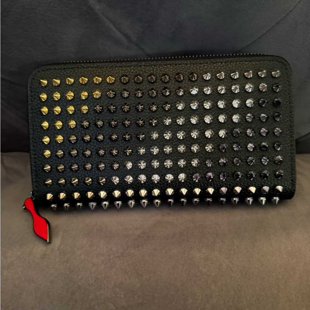 🔥Christian Louboutin purse Panettone Wallet Spike Studs Zip Around🔥 - Picture 9 of 15